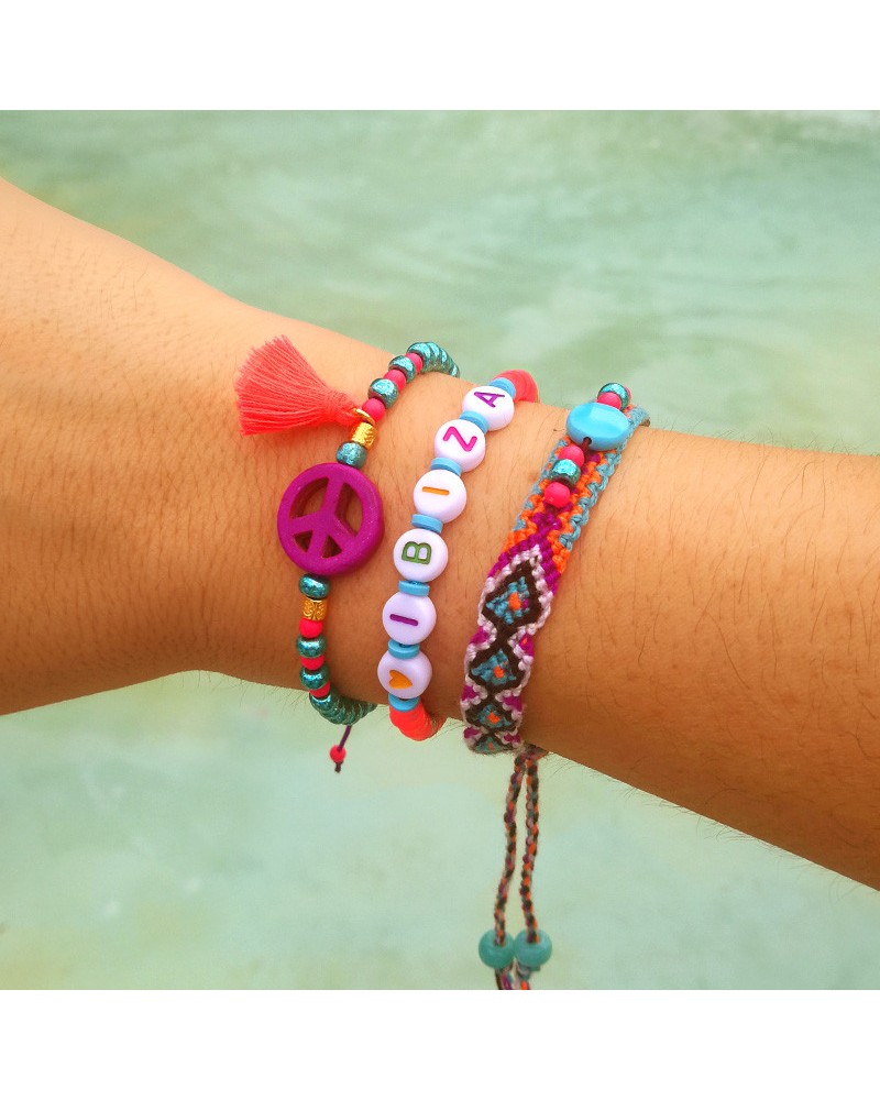 Pack de pulseras con de colores y tejidos