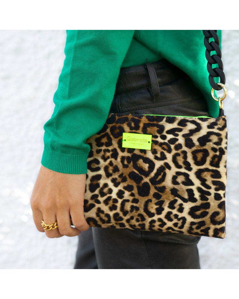 Bolso leopardo sobre