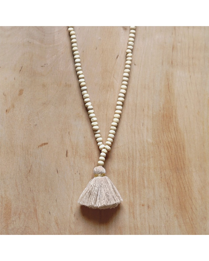 Collar madera y borla